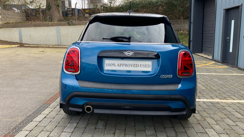 MINI Hatchback 1.5 Cooper Exclusive Premium Plus 5dr Auto Petrol Hatchback